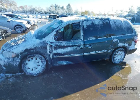 2005 Chrysler Town & Country Touring from USA, damaged, VIN 2C8GP54LX5R291419